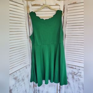 Scallop Neck Sleeveless Green Dress with Pockets